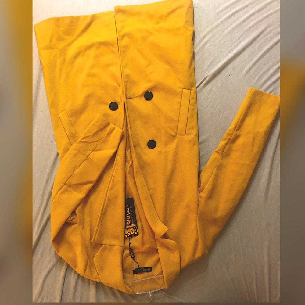 Large button jacket (not heavy)